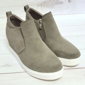 Alexis Leroy Hidden Platform Wedge Booties in Taupe Size 7.5 - New